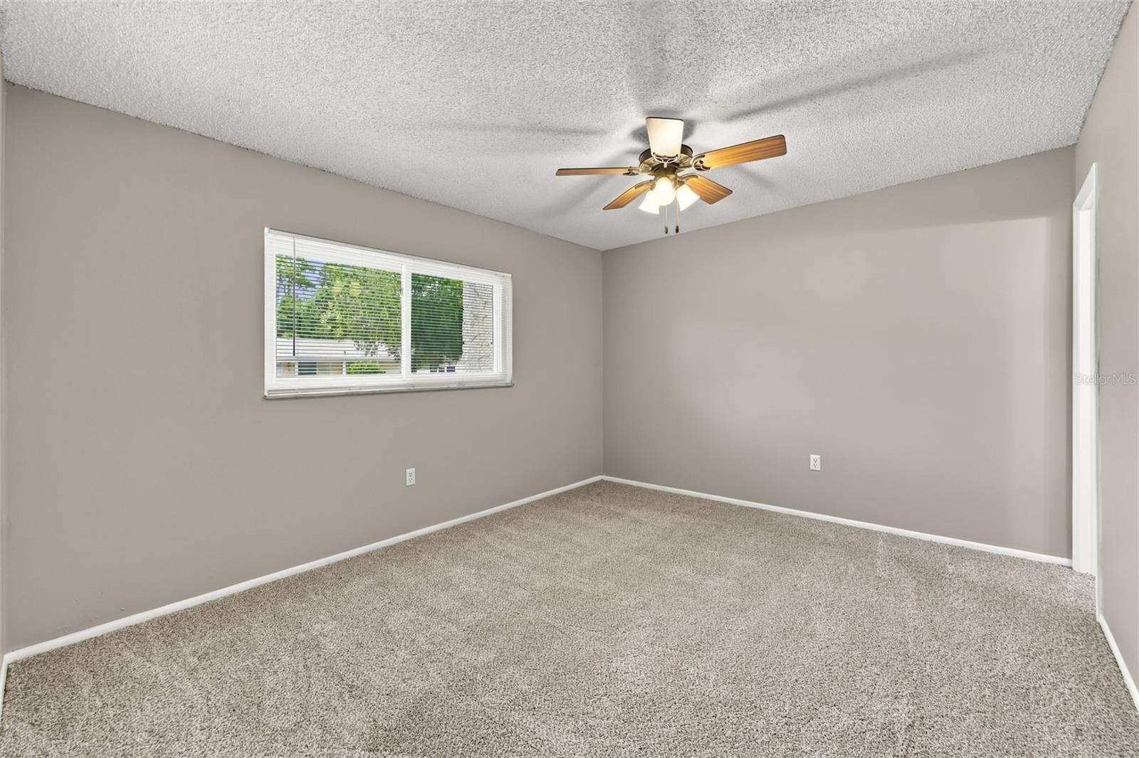 O6448521 Property Photo