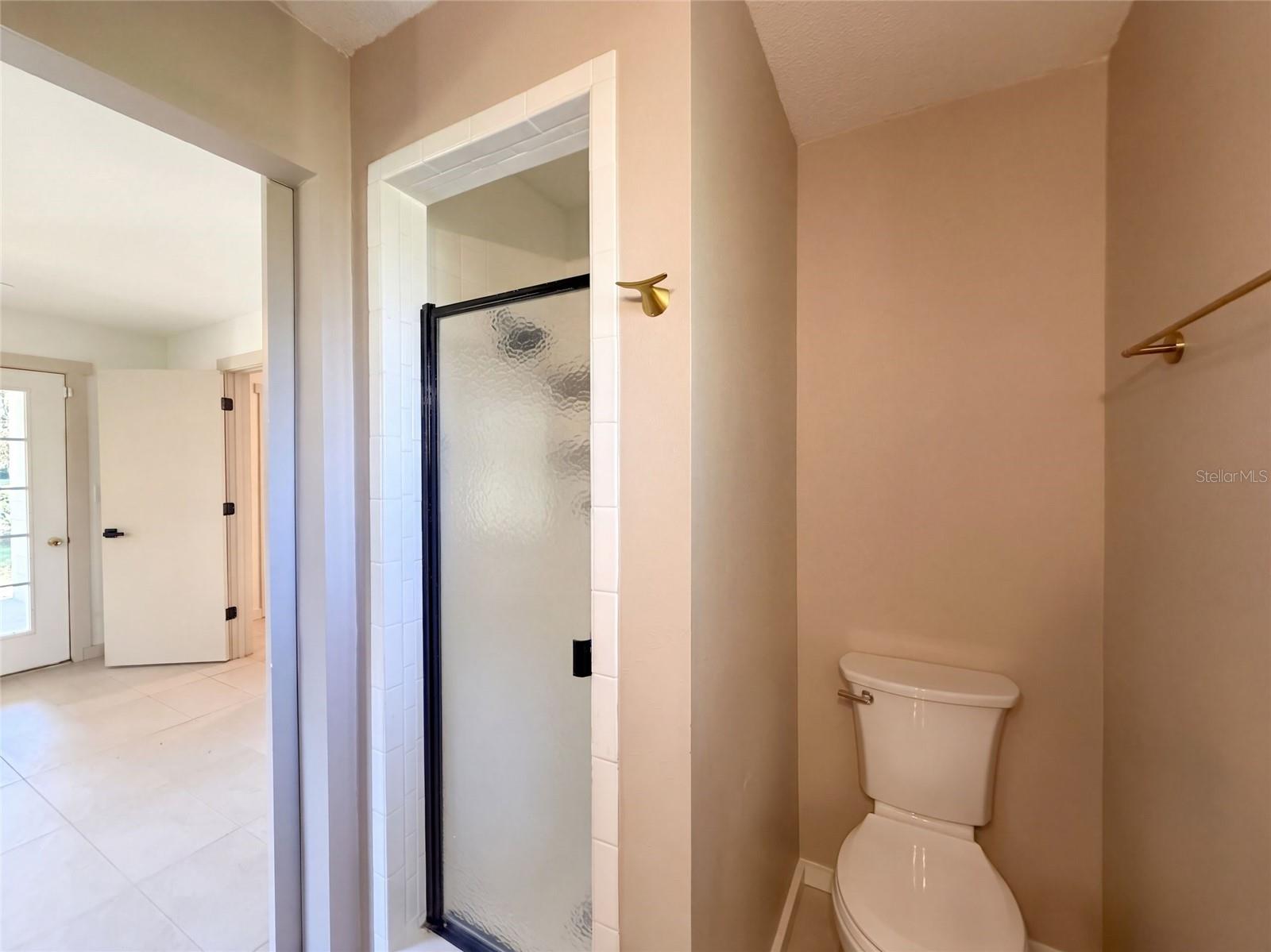 O6448707 Property Photo