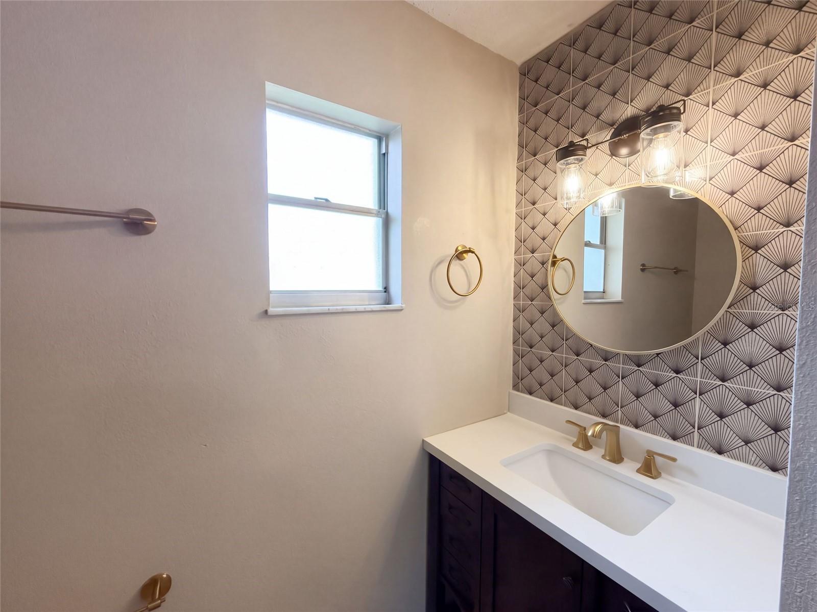 O6448707 Property Photo