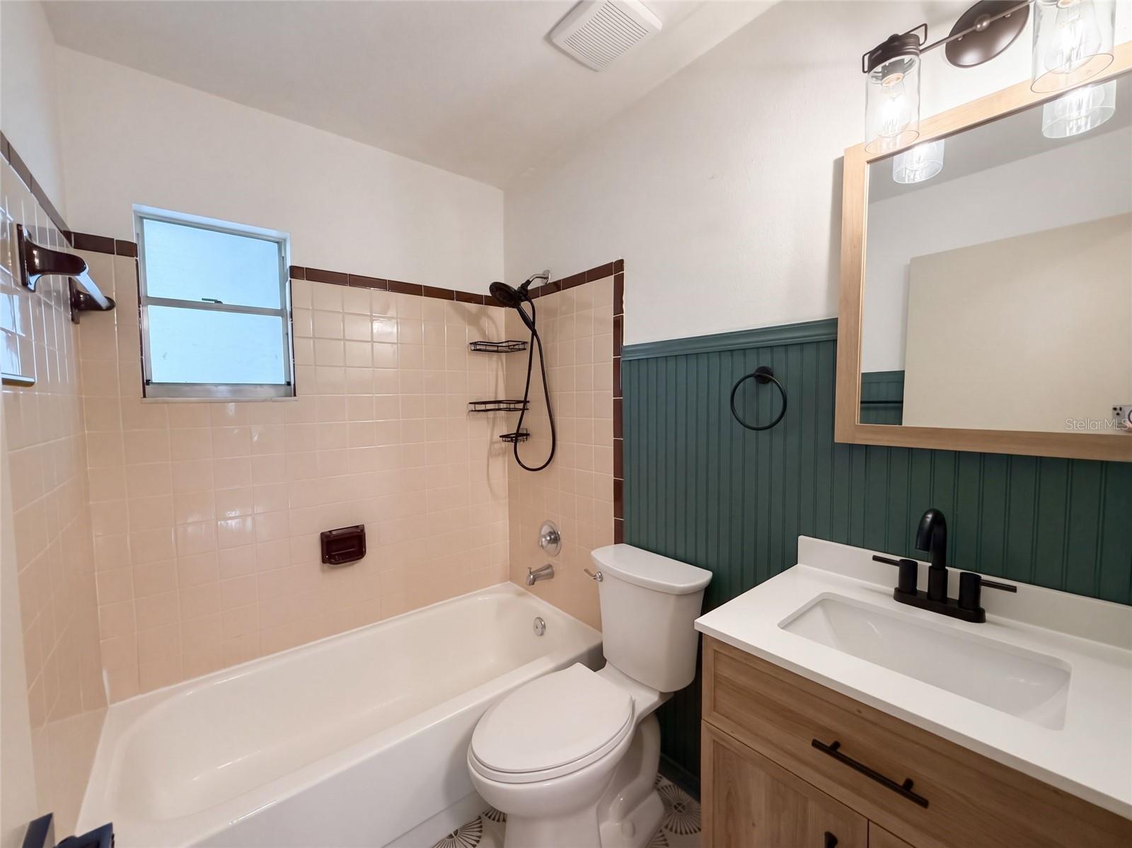 O6448707 Property Photo
