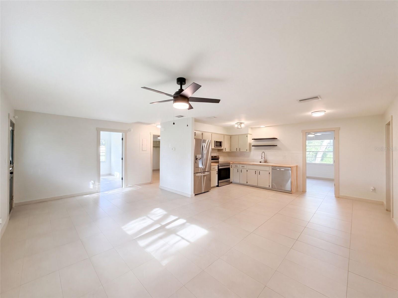 O6448707 Property Photo