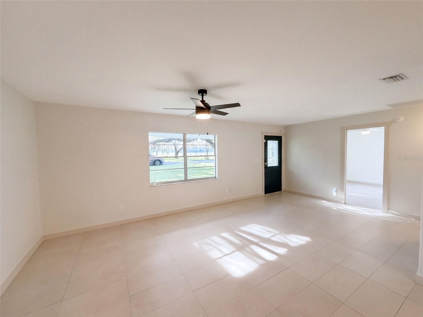 O6448707 Property Photo