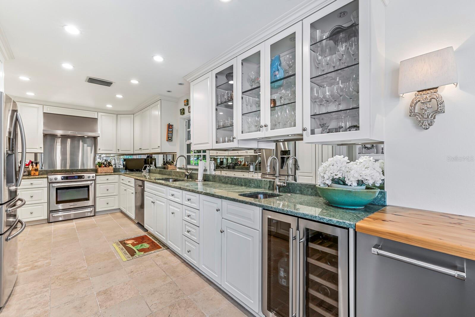 D6149139 Property Photo