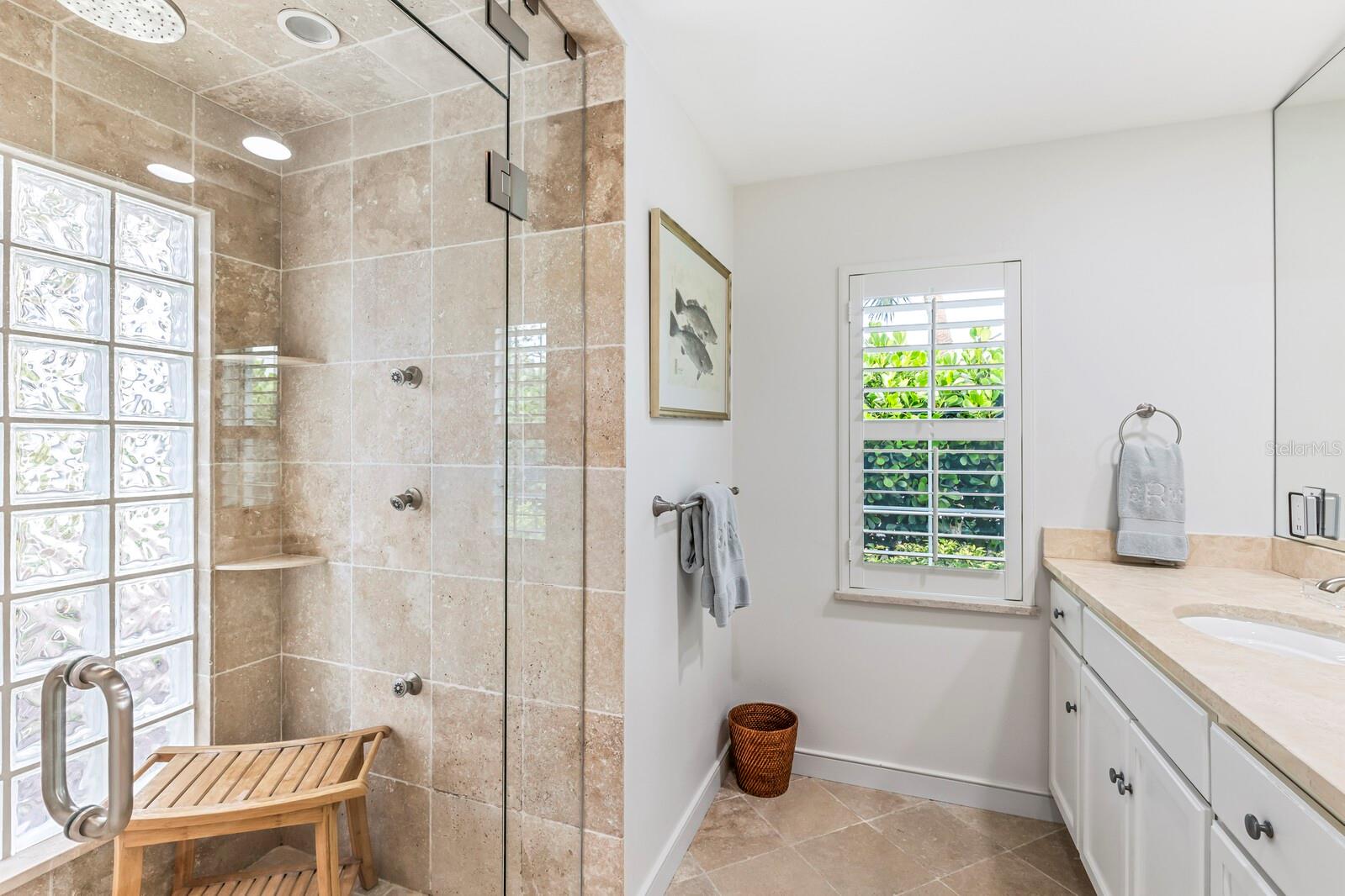 D6149139 Property Photo
