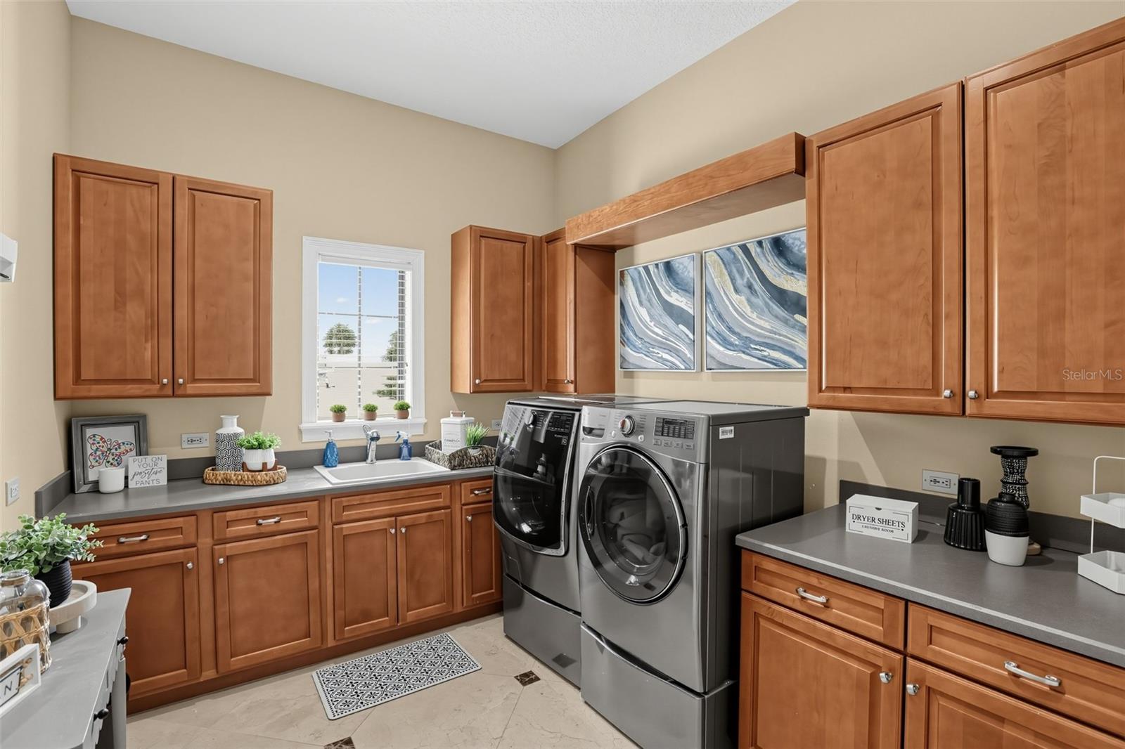 O6449197 Property Photo
