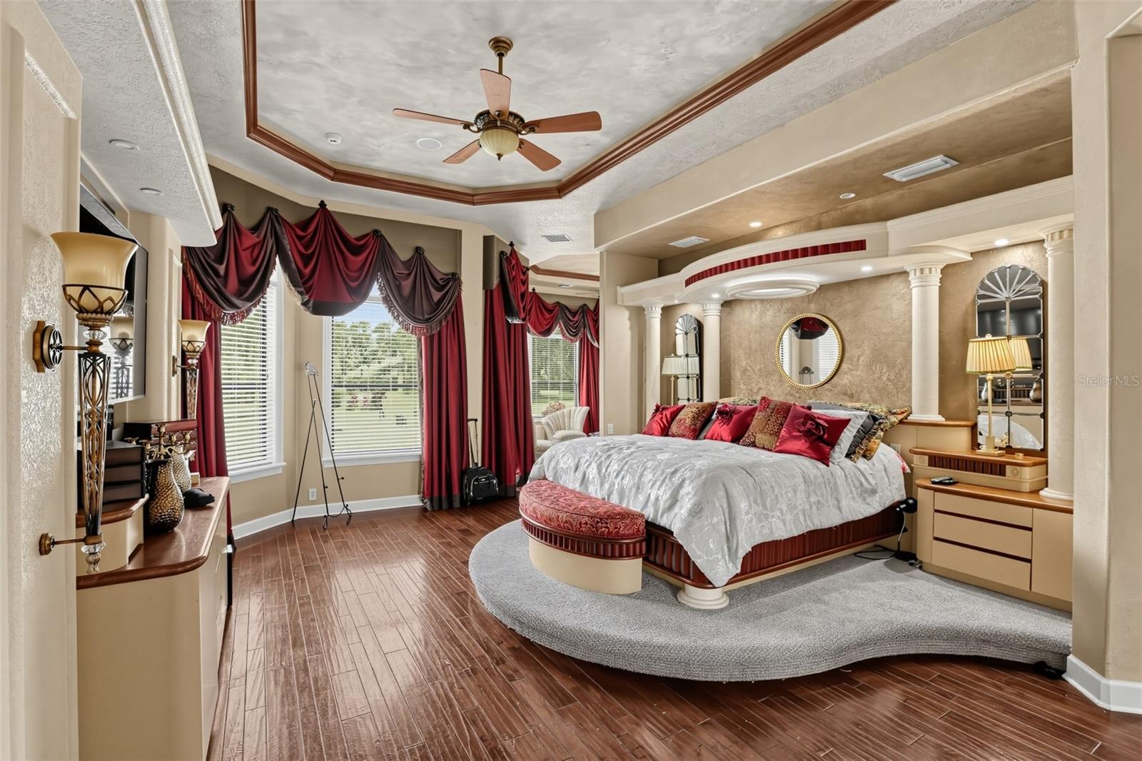 O6449197 Property Photo