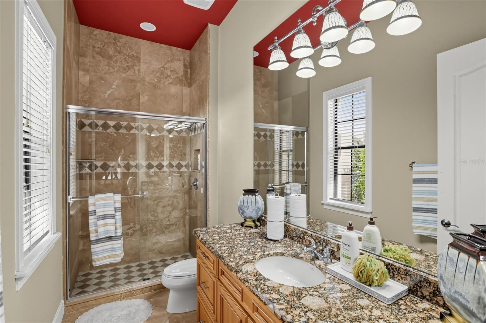 O6449197 Property Photo