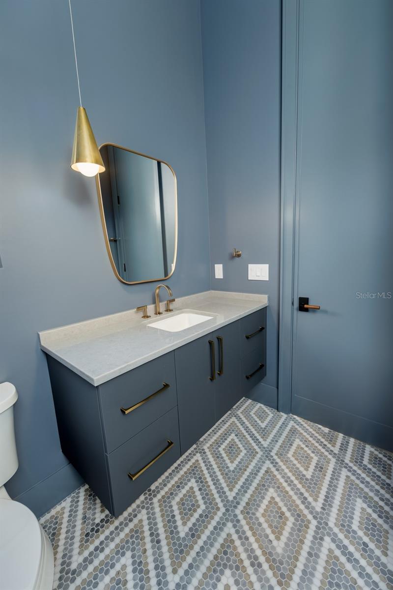 O6449269 Property Photo