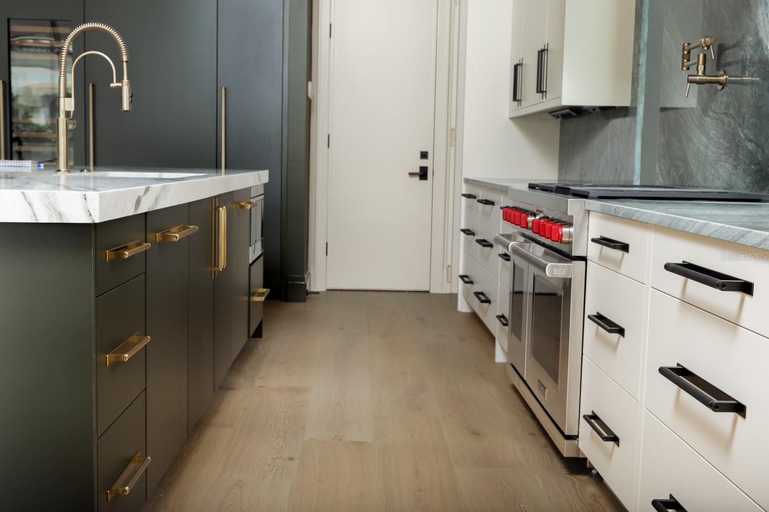 O6449269 Property Photo