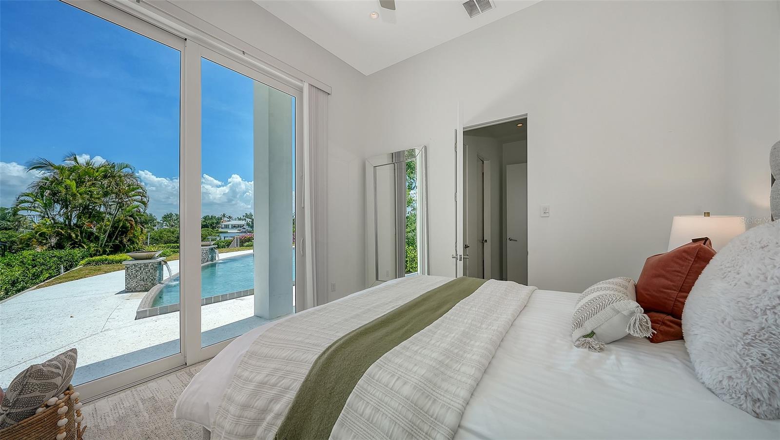 A4709403 Property Photo