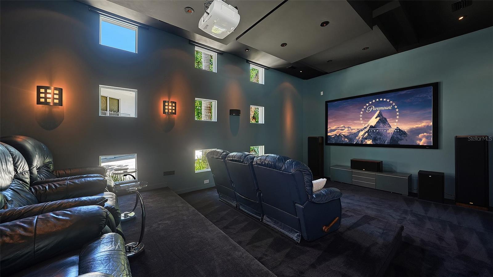 A4709403 Property Photo