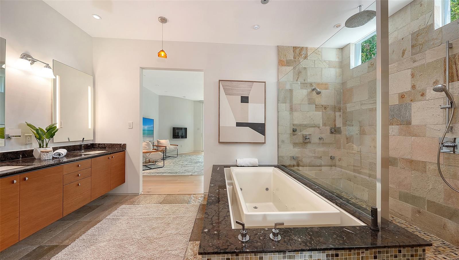 A4709403 Property Photo