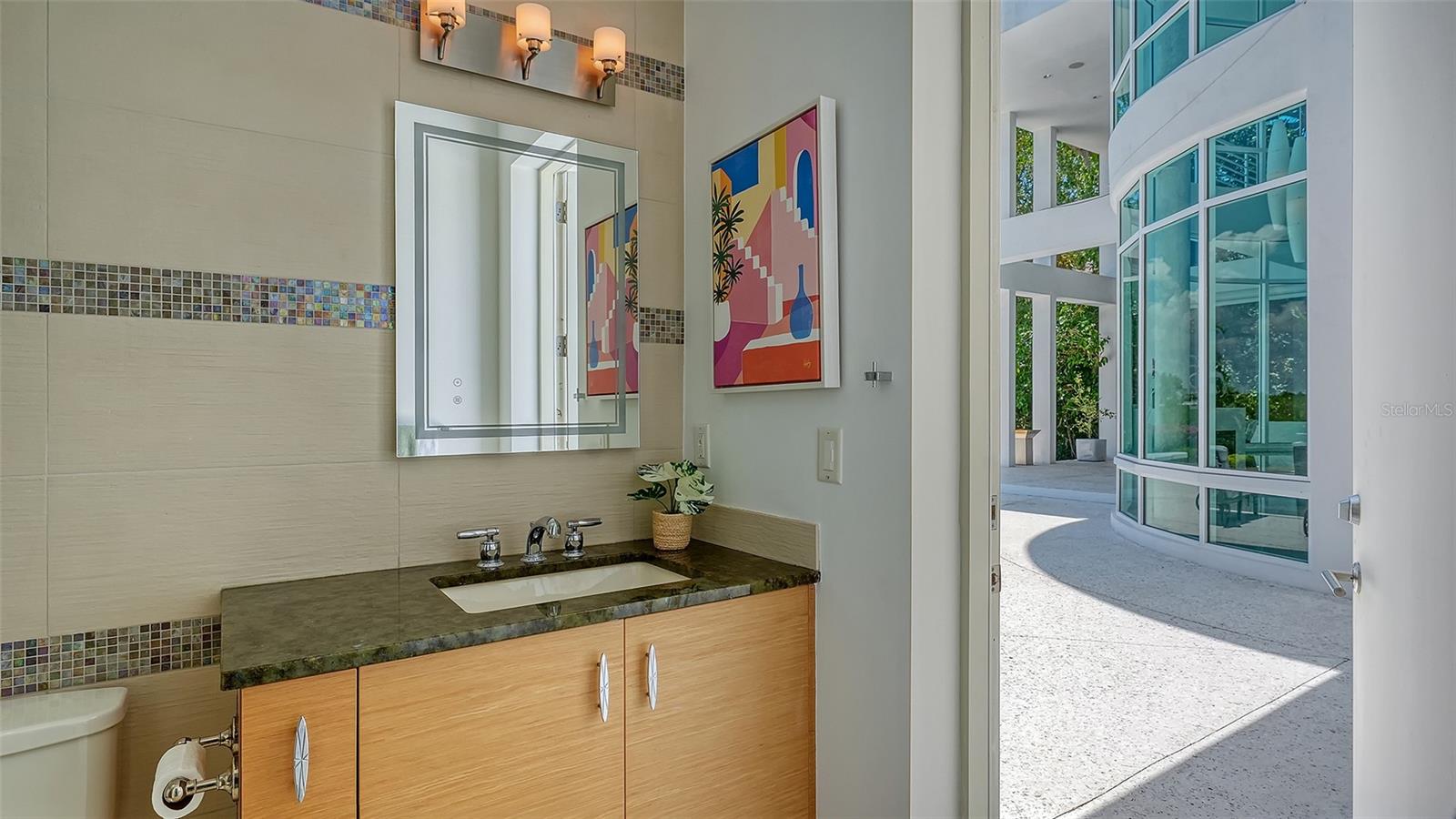 A4709403 Property Photo