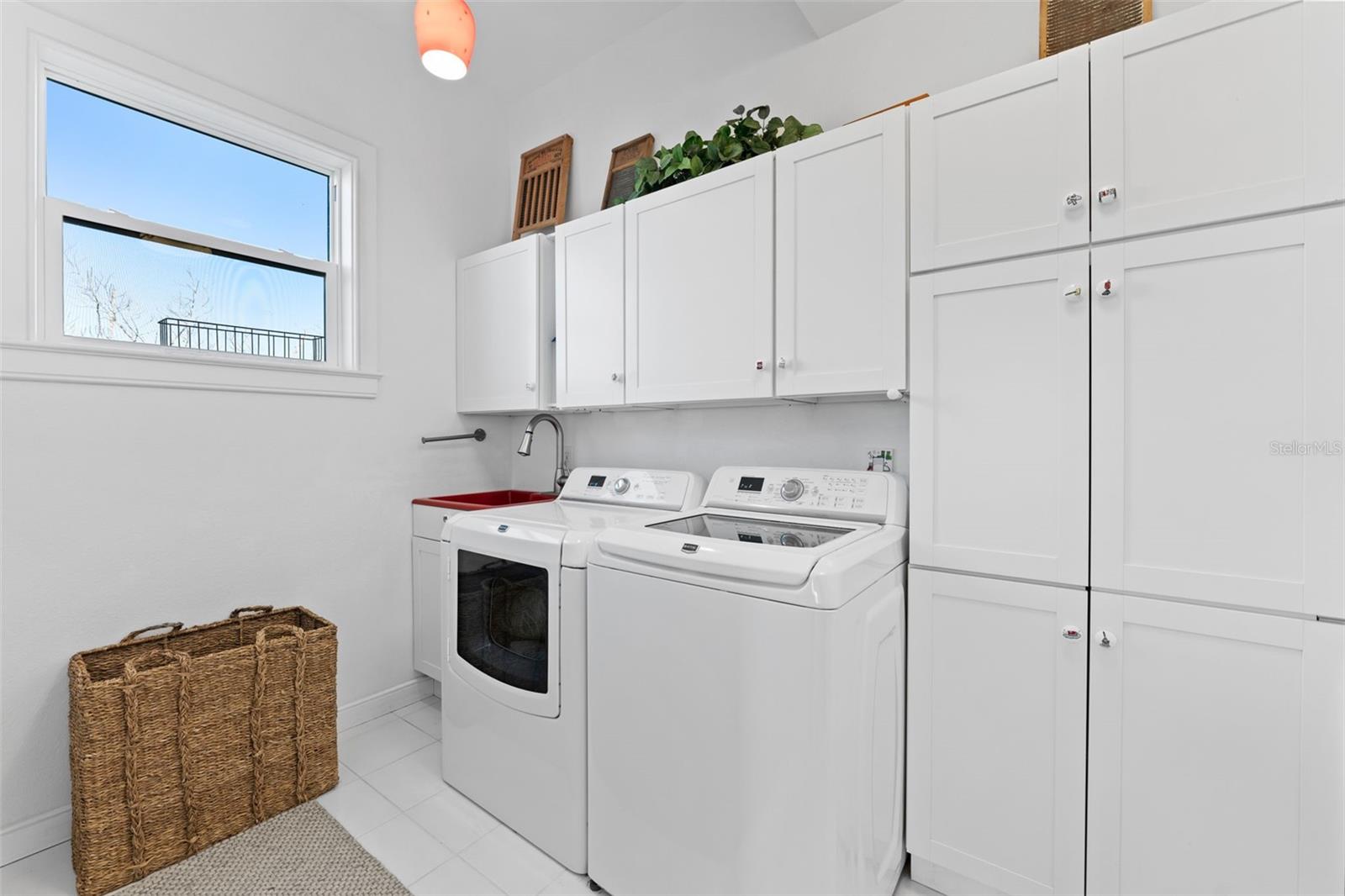TB8557587 Property Photo