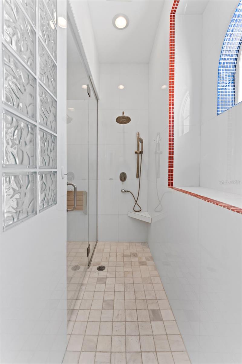 TB8557587 Property Photo