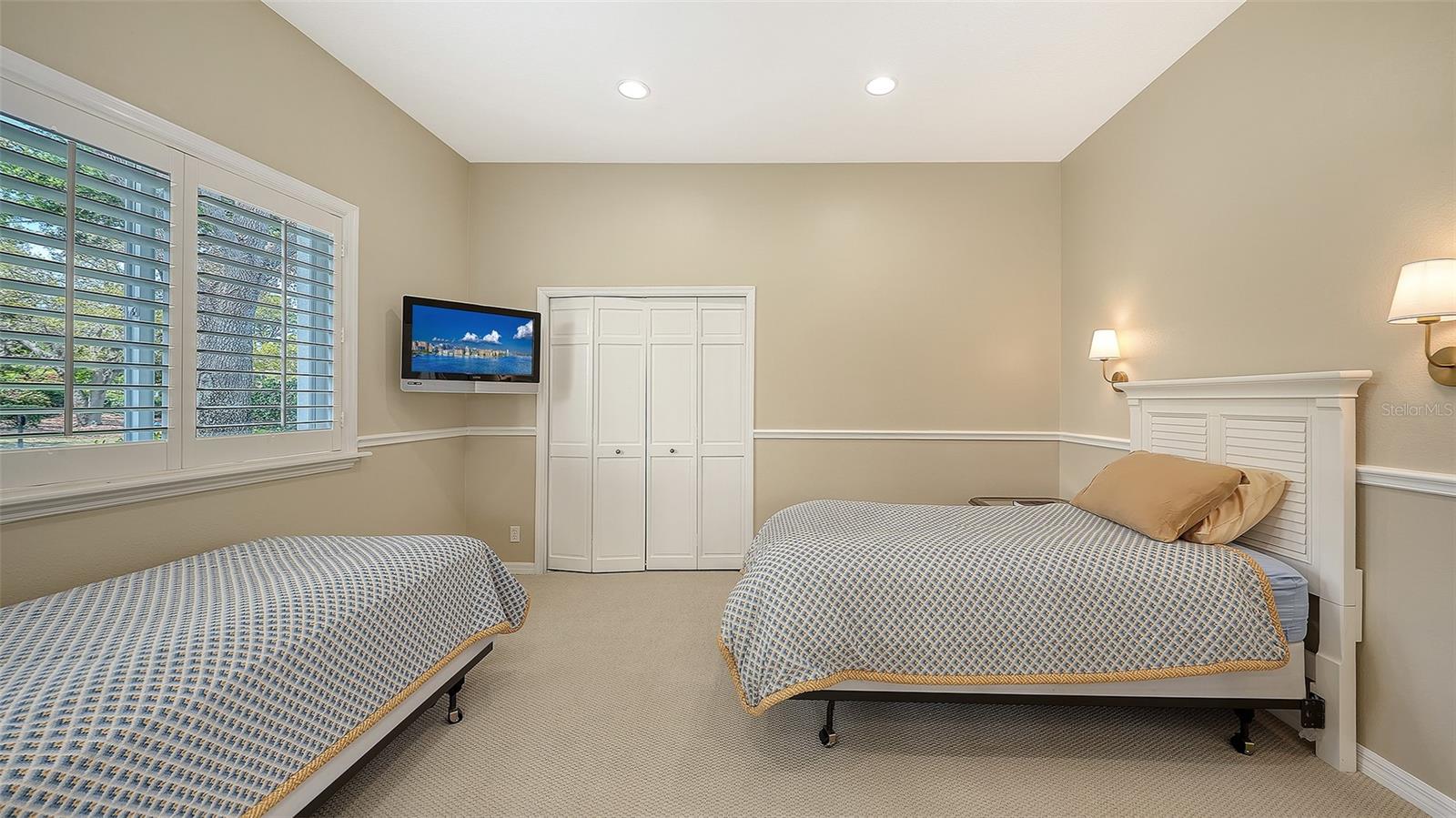 A4709515 Property Photo