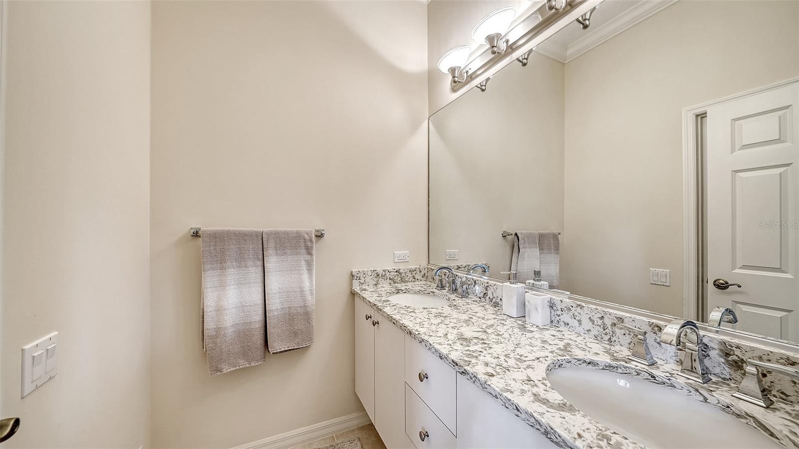 A4709515 Property Photo