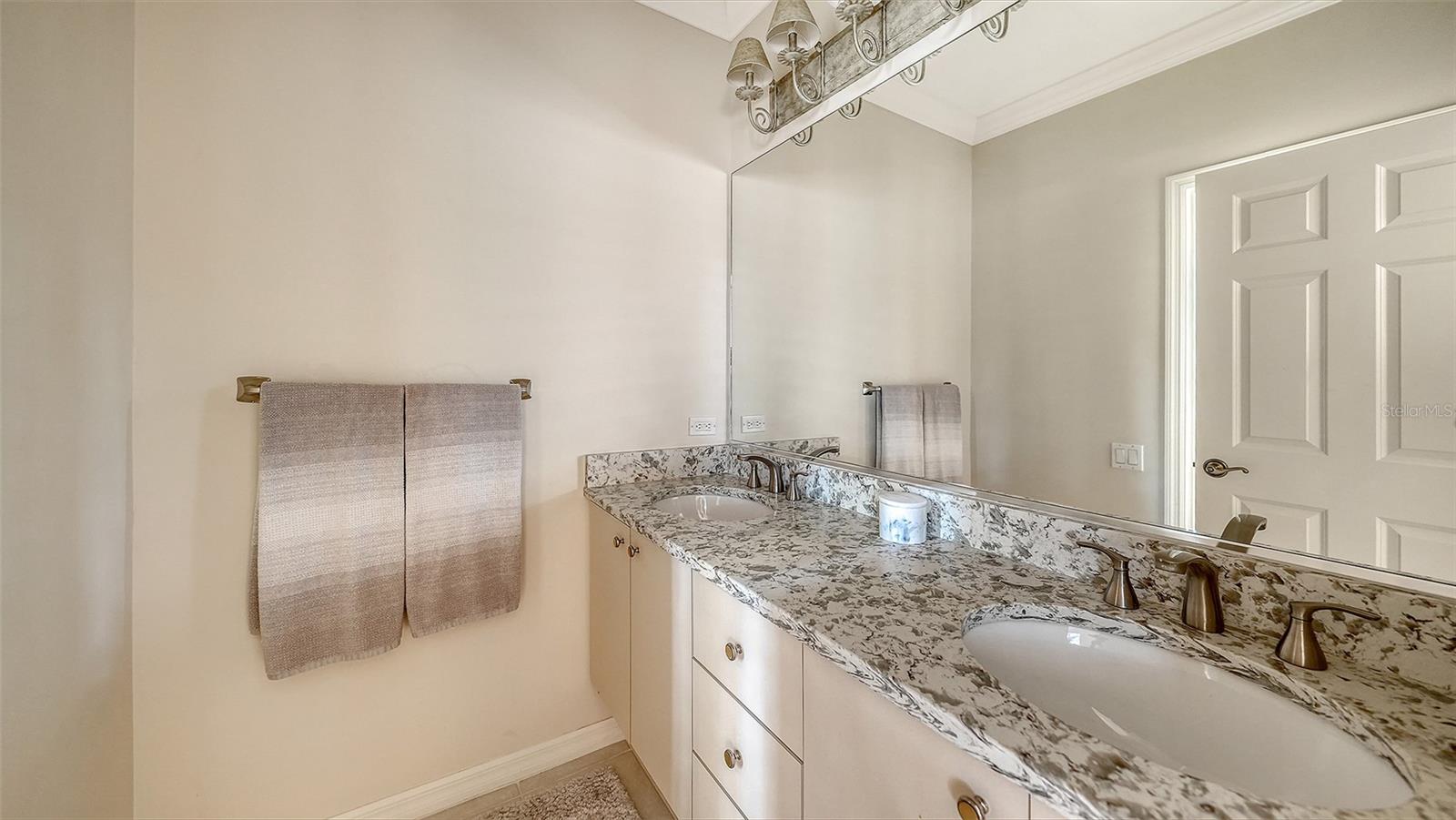 A4709515 Property Photo