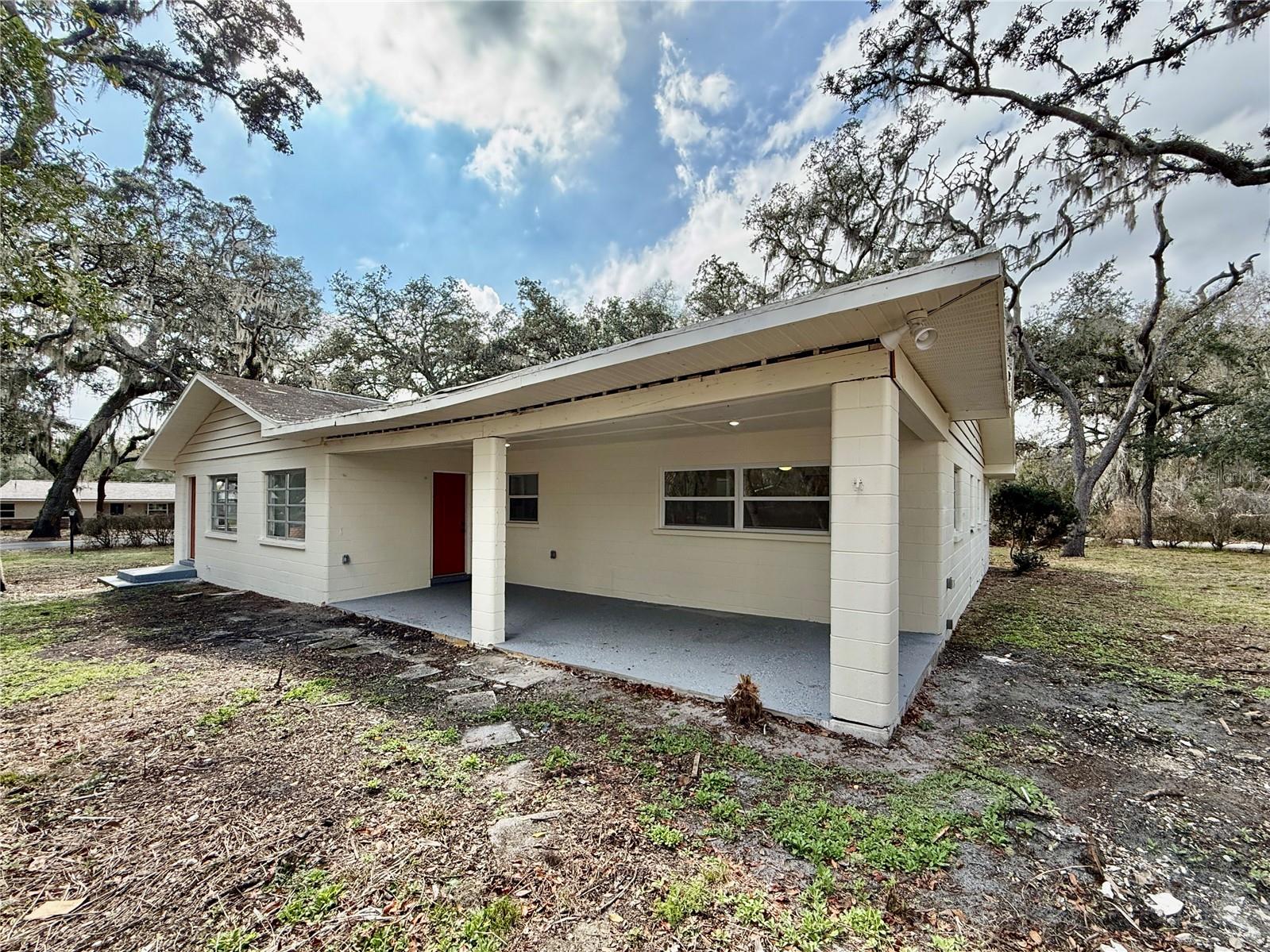 TB8557939 Property Photo
