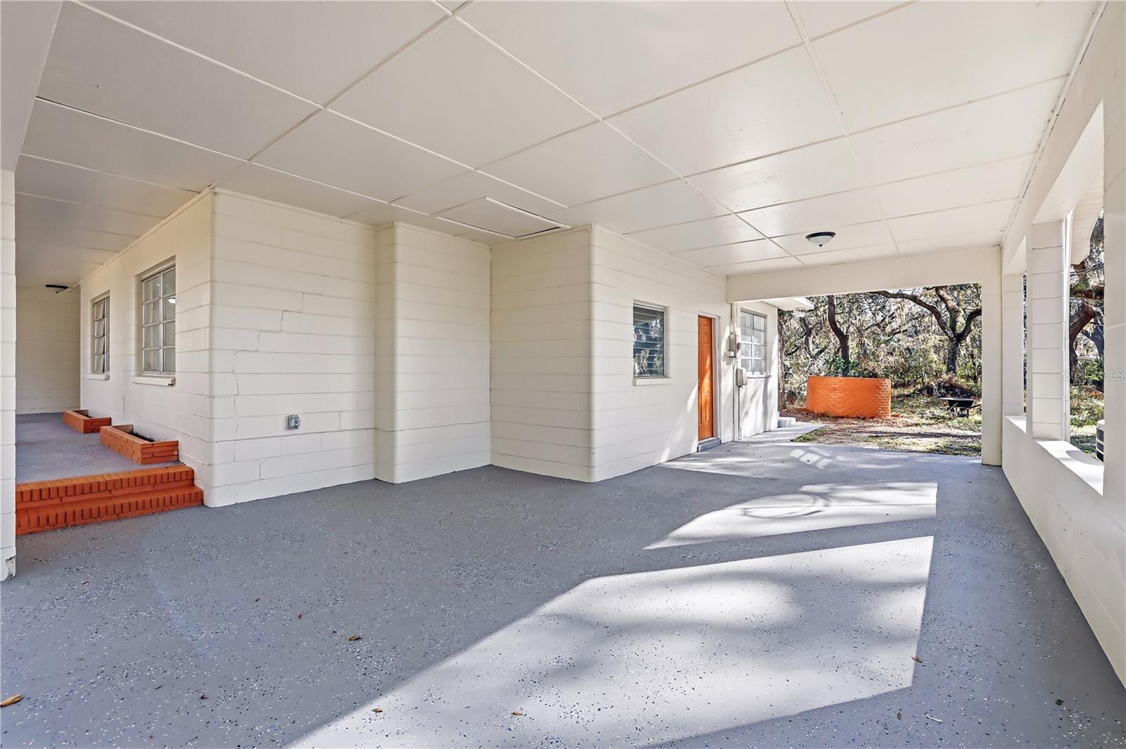 TB8557939 Property Photo