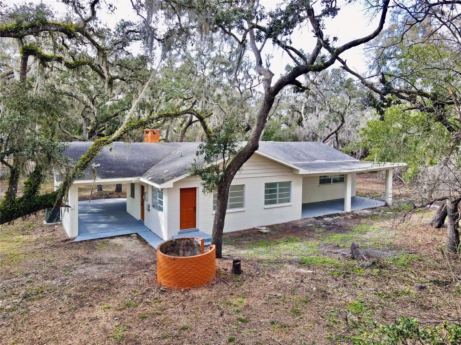 TB8557939 Property Photo