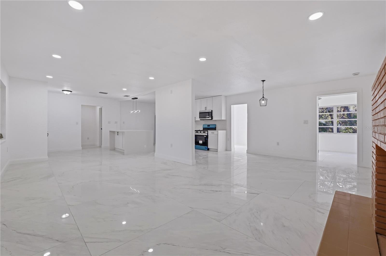 TB8557939 Property Photo