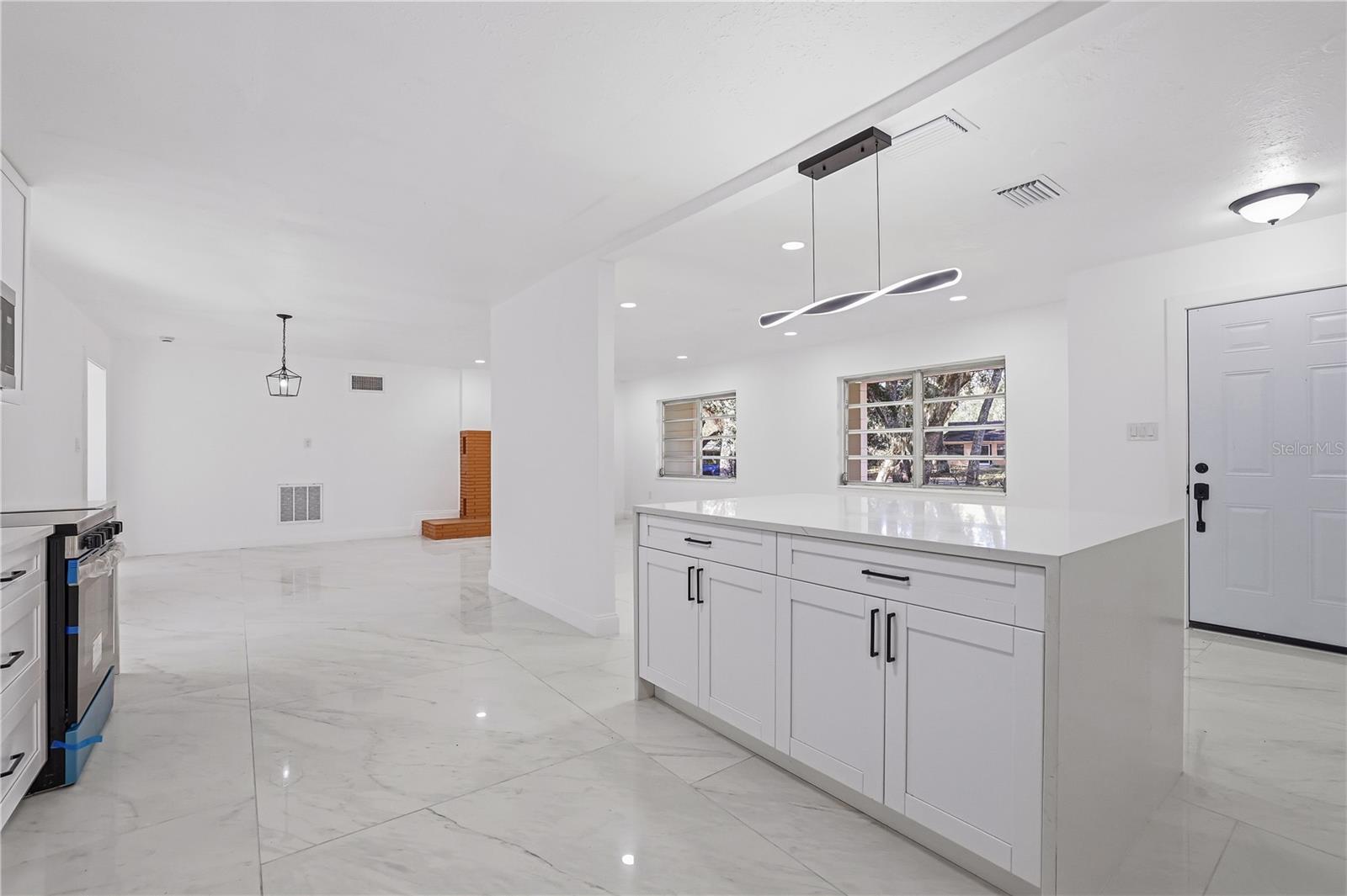TB8557939 Property Photo