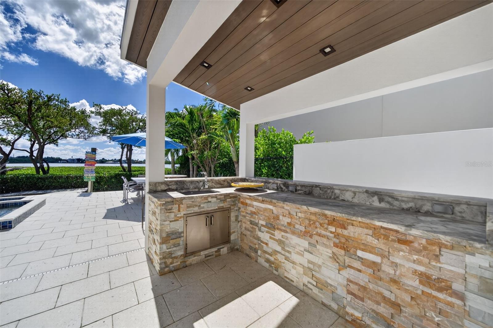 A4709616 Property Photo