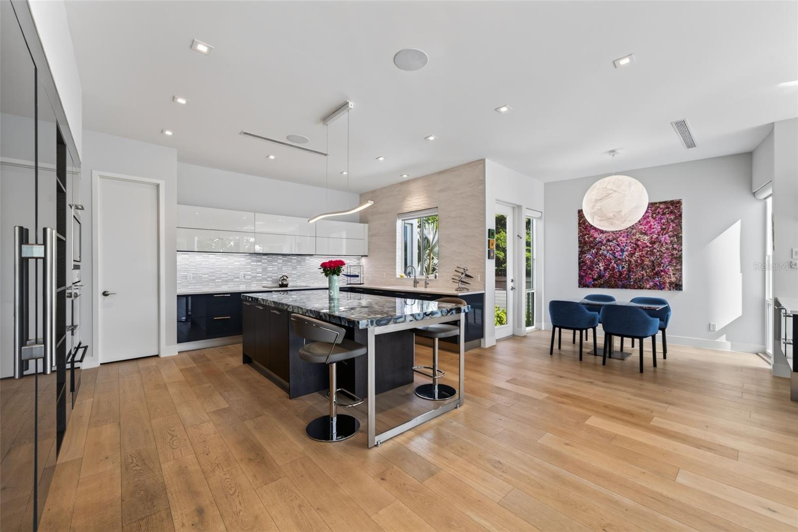 A4709616 Property Photo