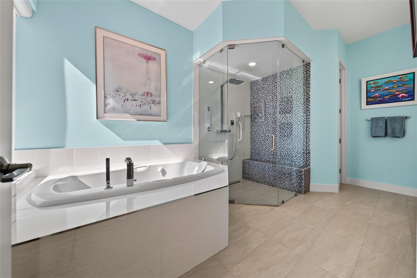 A4709616 Property Photo