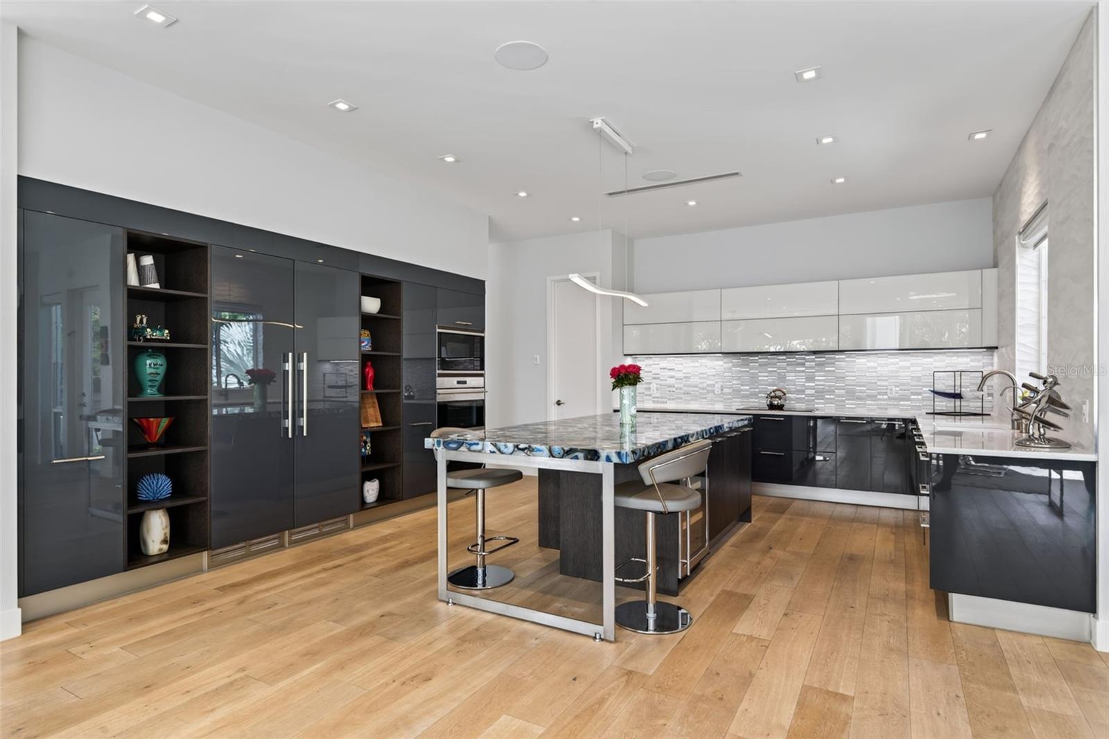 A4709616 Property Photo