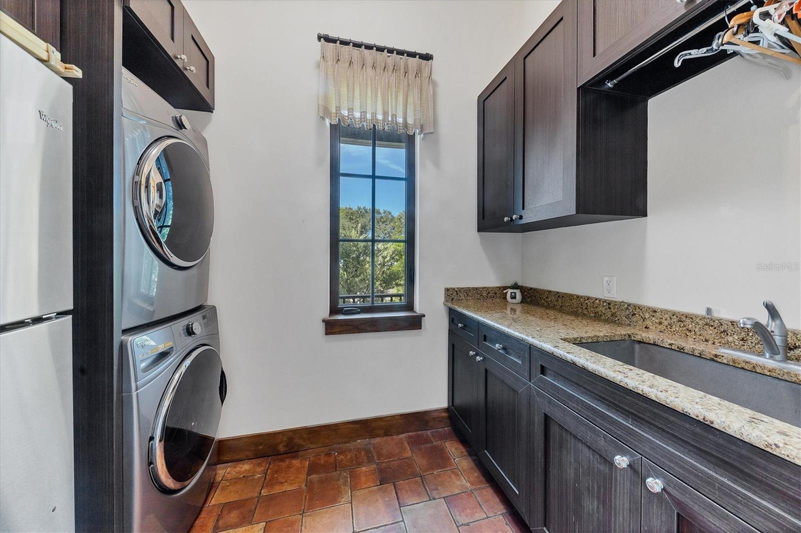 A4709641 Property Photo