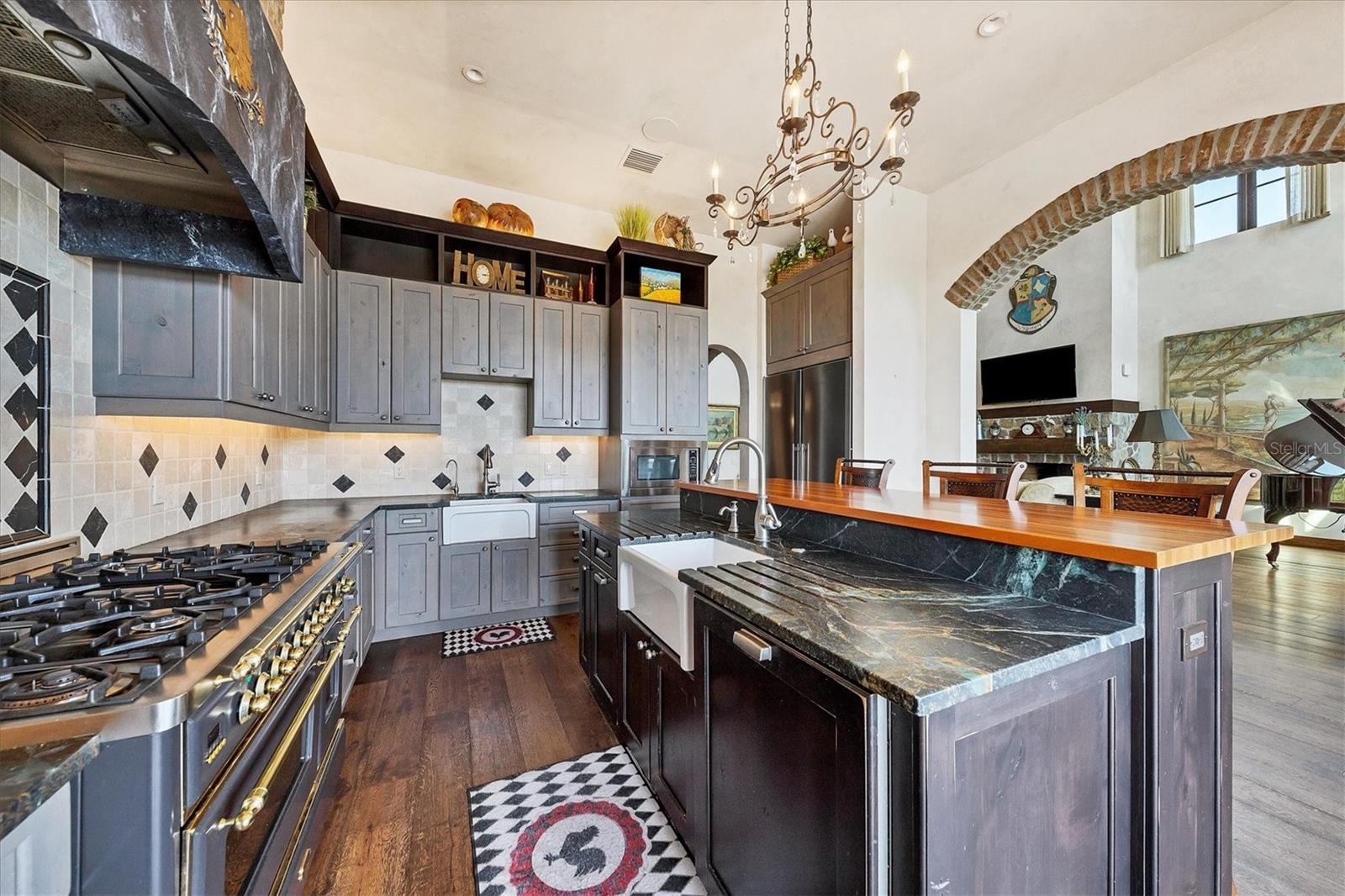A4709641 Property Photo
