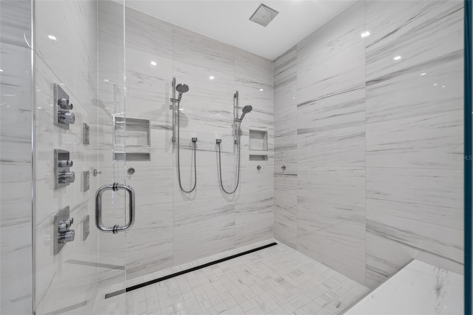 A4709642 Property Photo