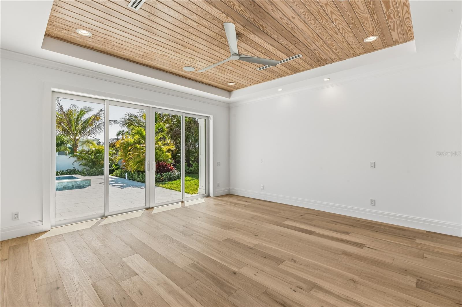 D6149211 Property Photo