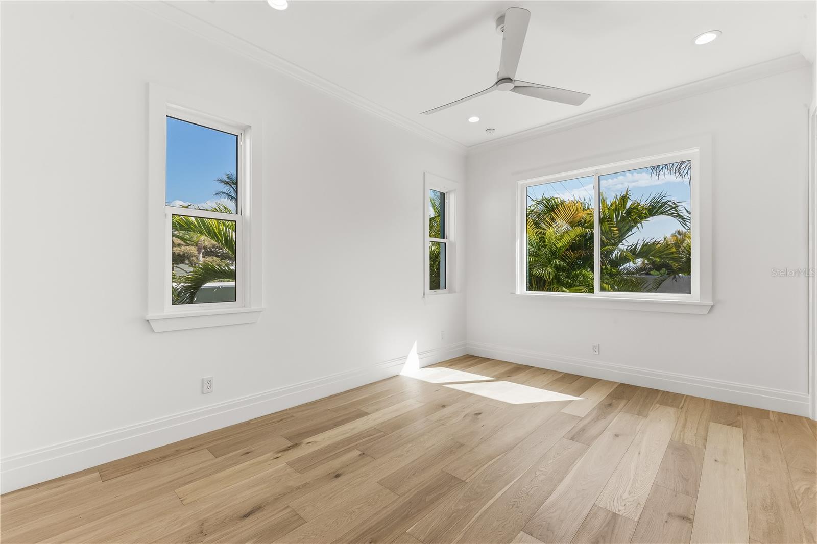 D6149211 Property Photo