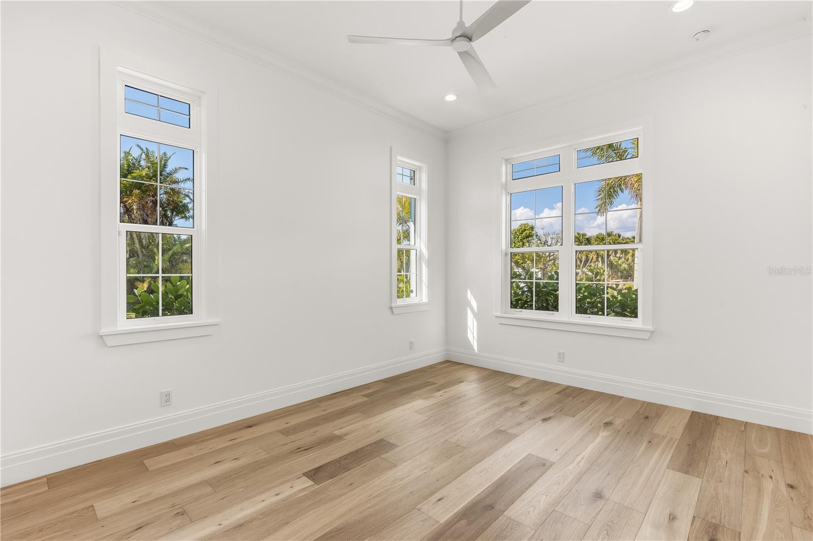 D6149211 Property Photo