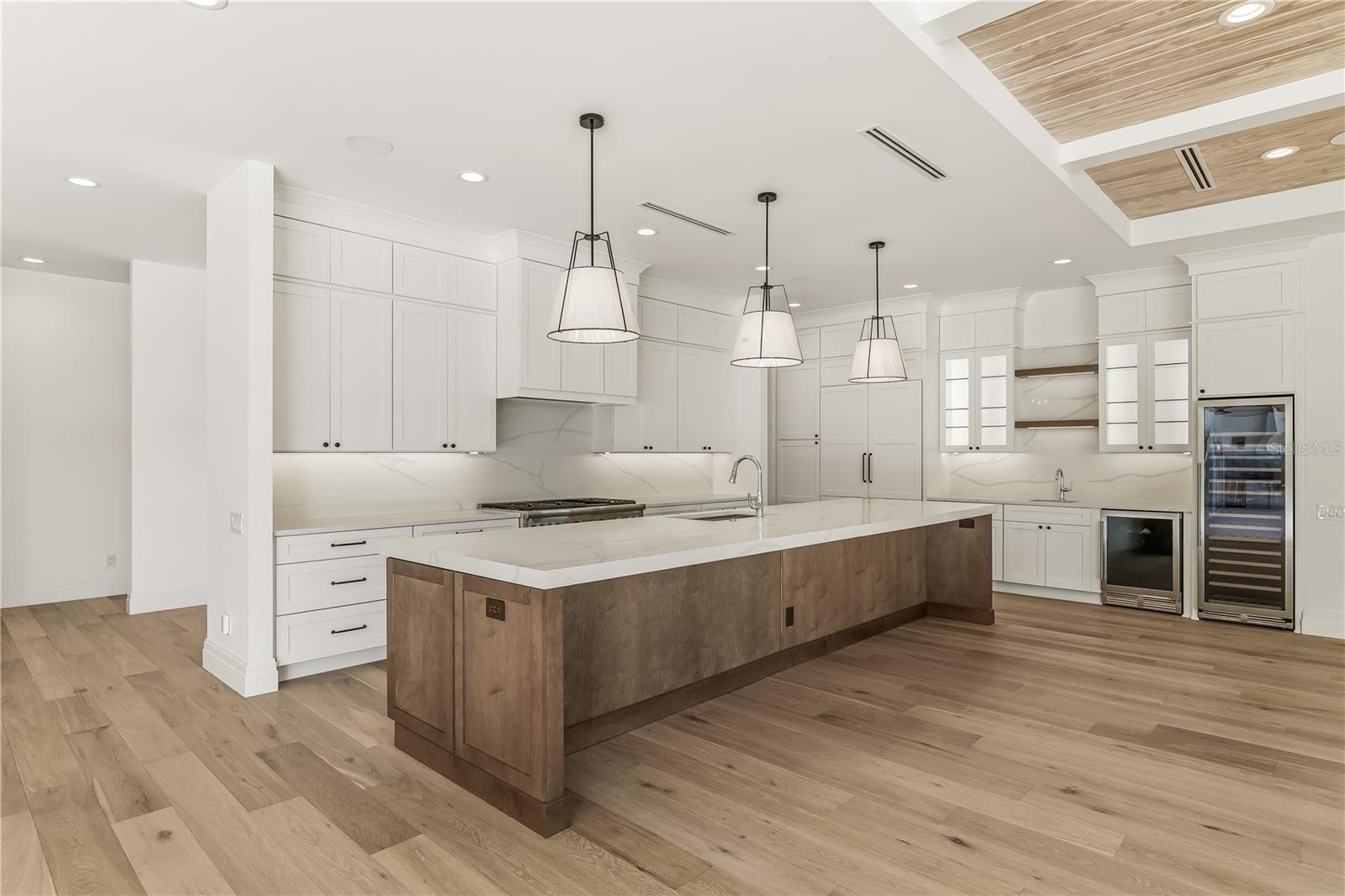 D6149211 Property Photo