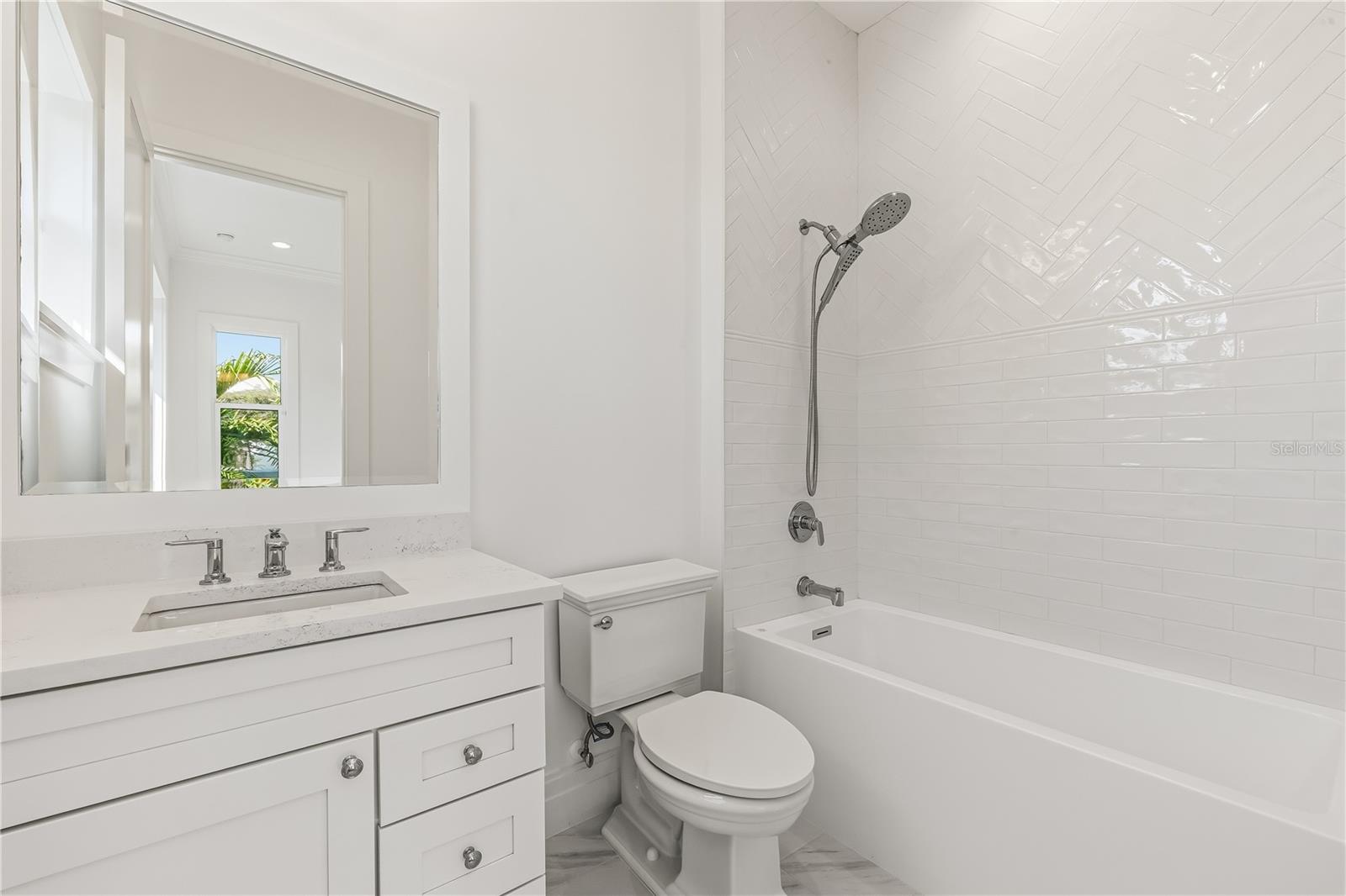 D6149211 Property Photo