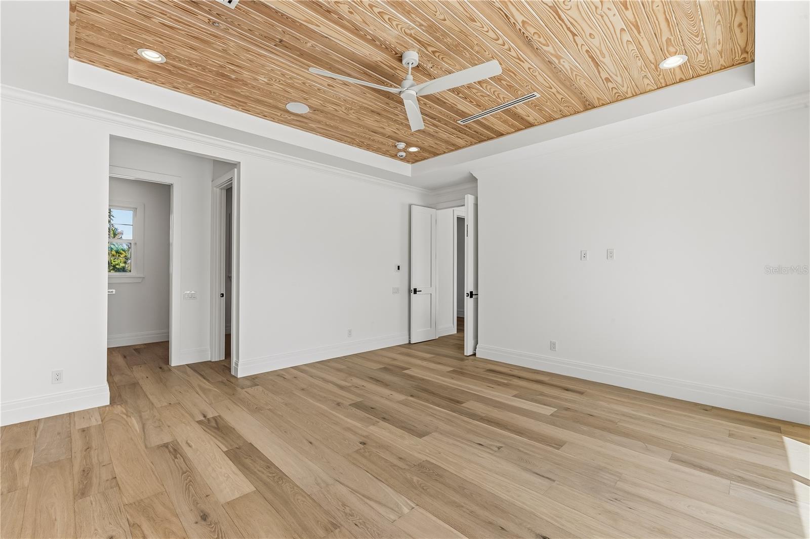 D6149211 Property Photo