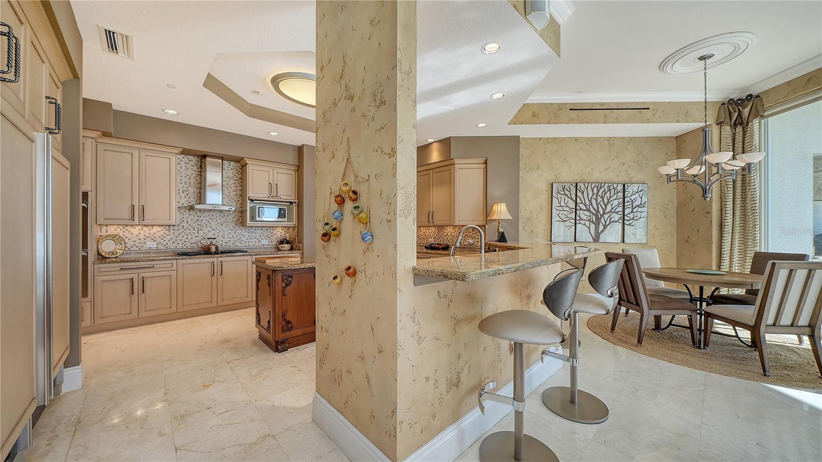 A4710080 Property Photo