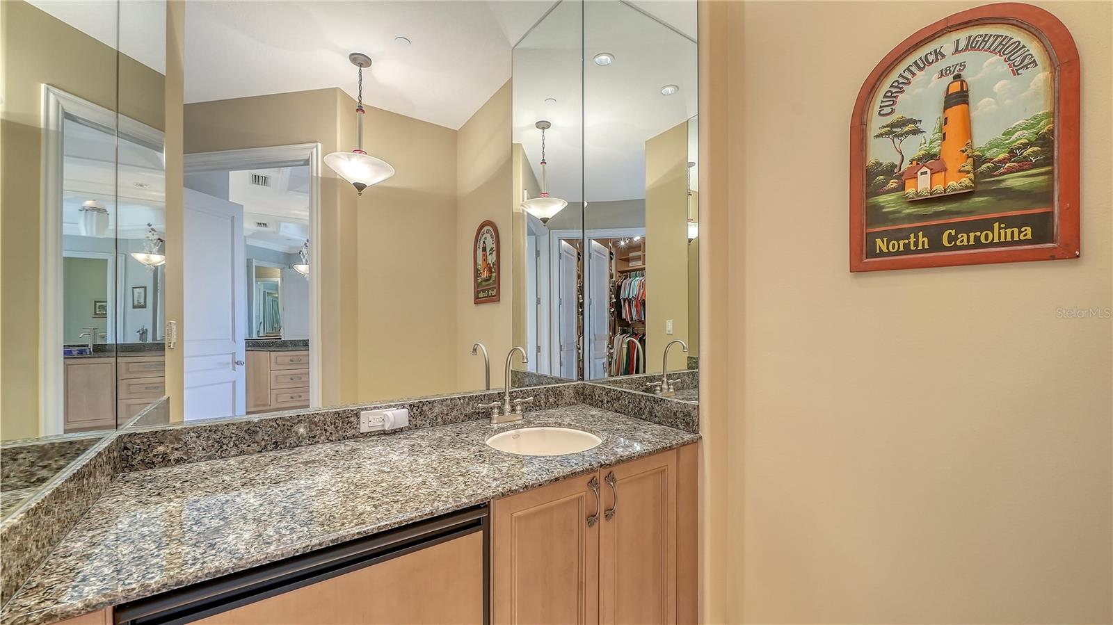 A4710080 Property Photo