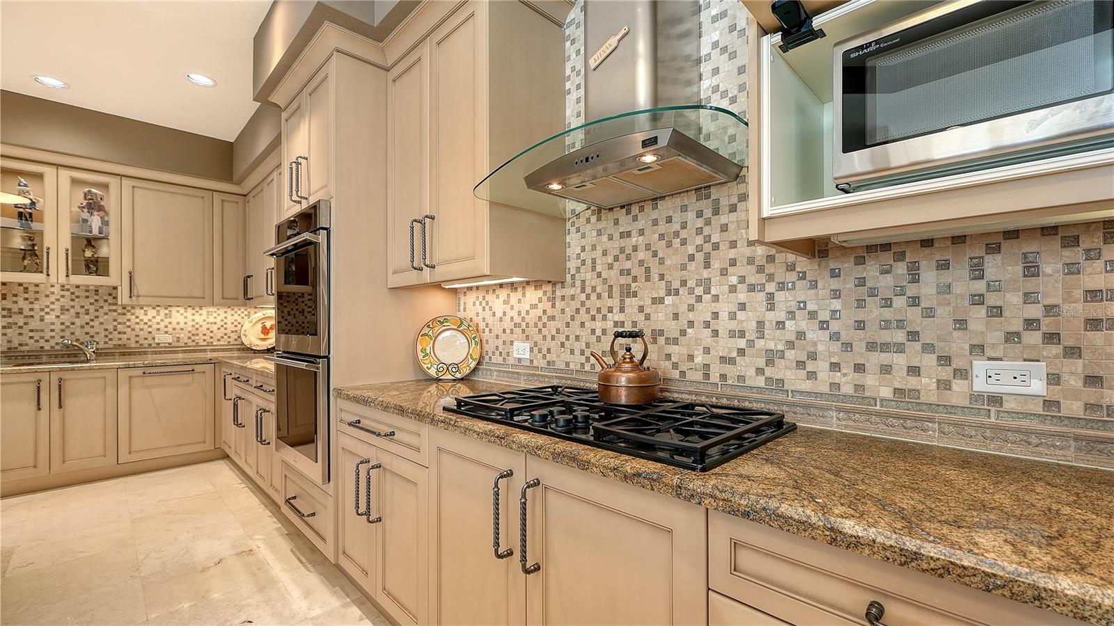 A4710080 Property Photo