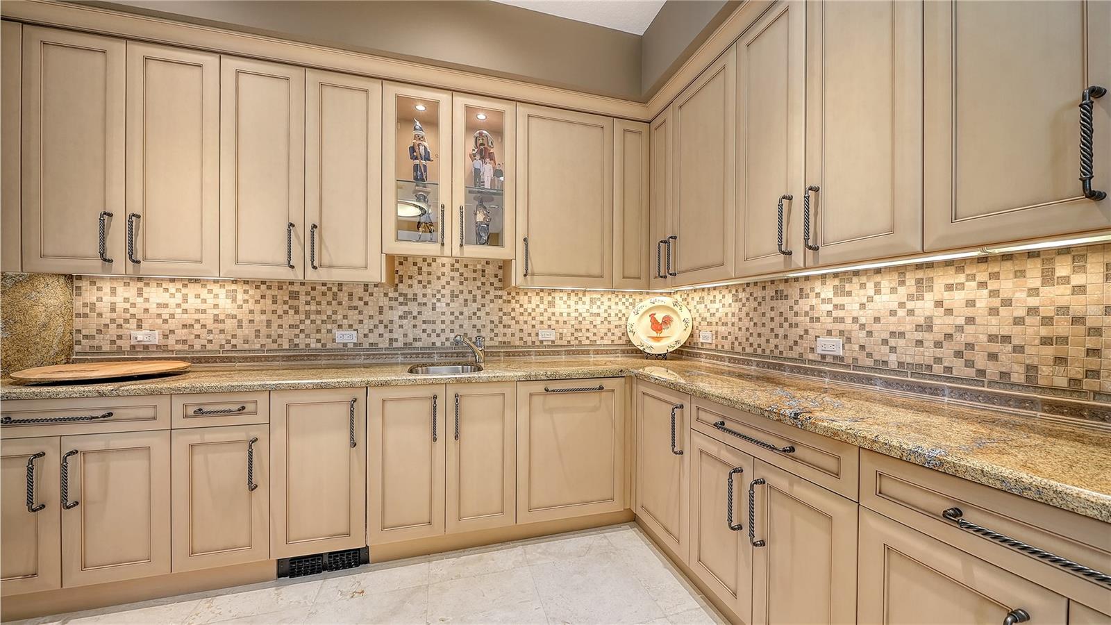A4710080 Property Photo