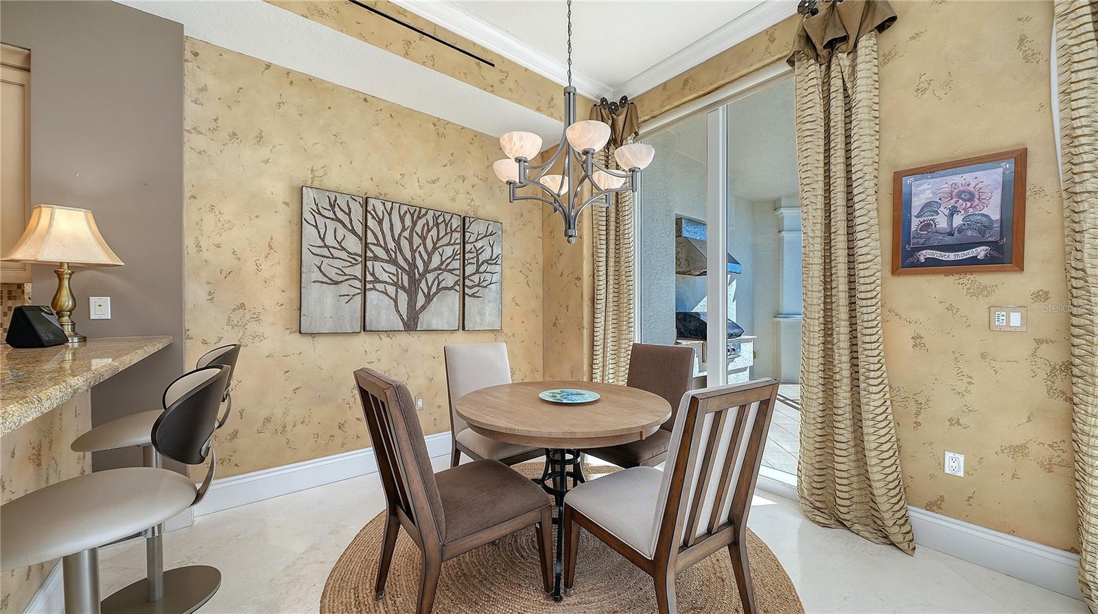 A4710080 Property Photo