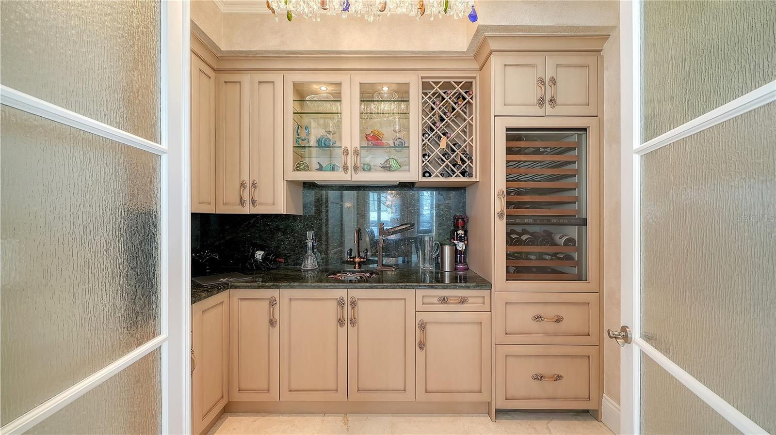 A4710080 Property Photo