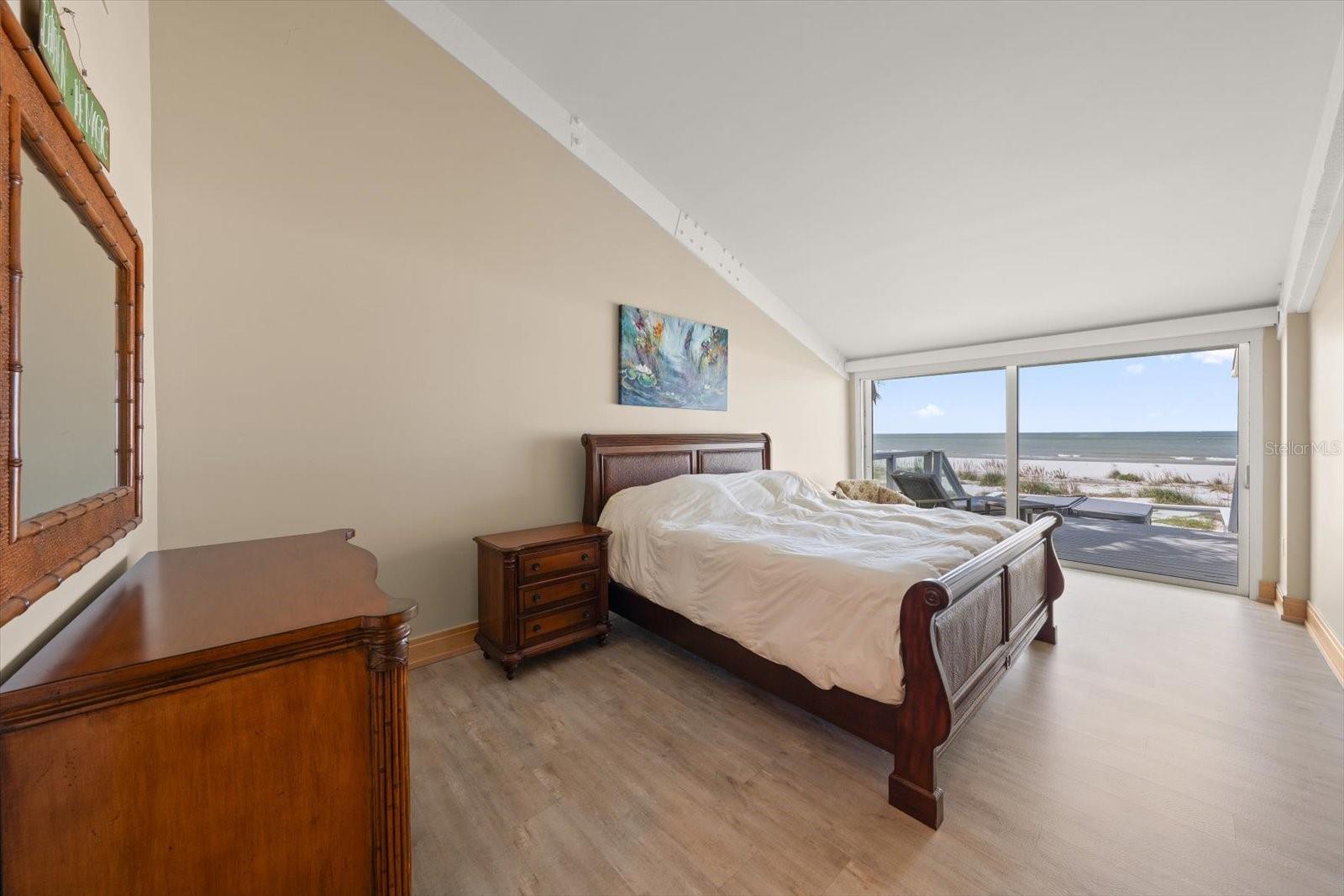 TB8559596 Property Photo
