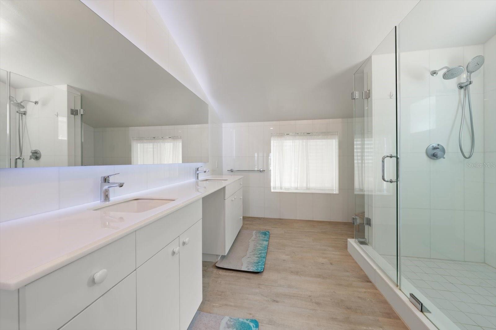 TB8559596 Property Photo