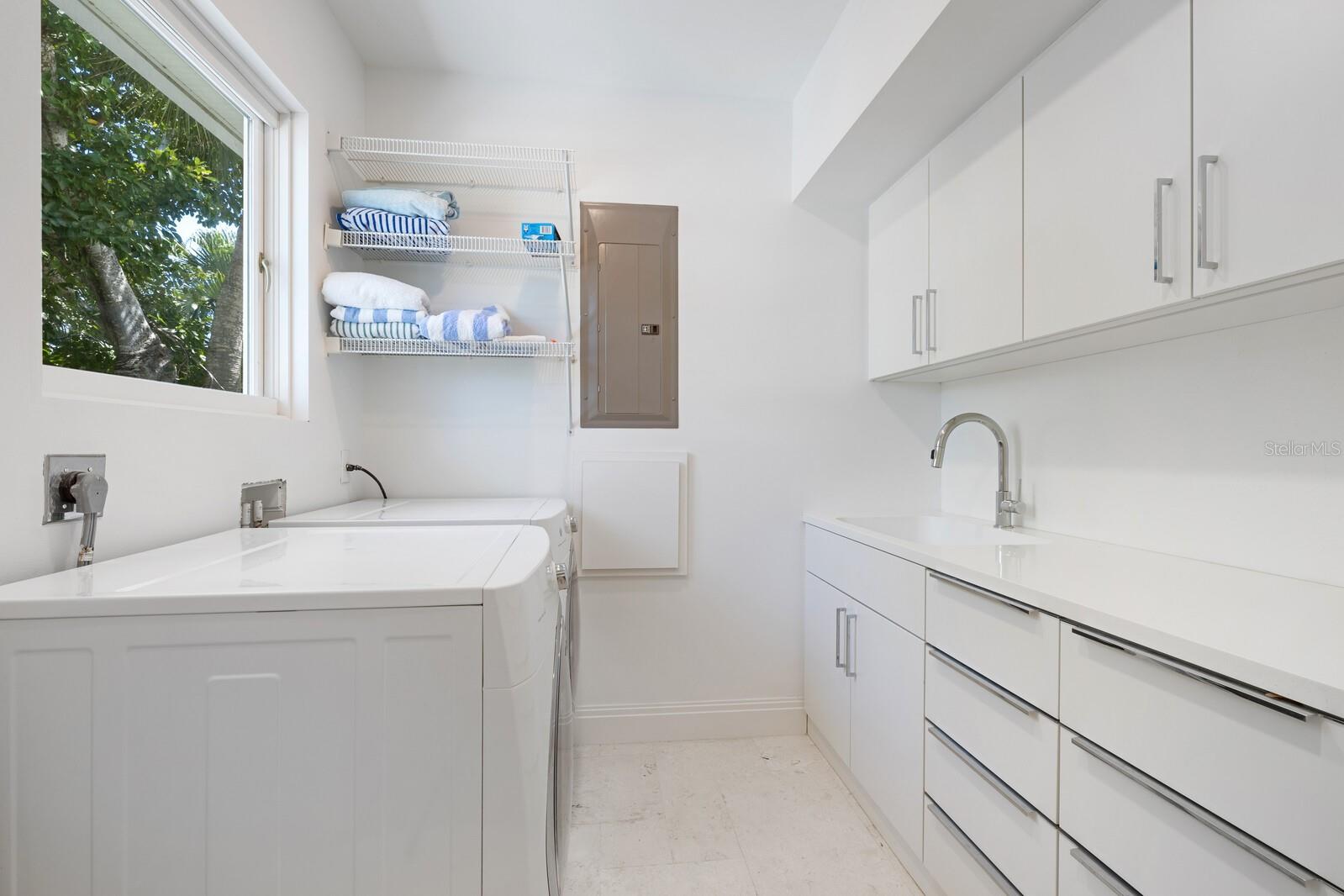 D6149259 Property Photo