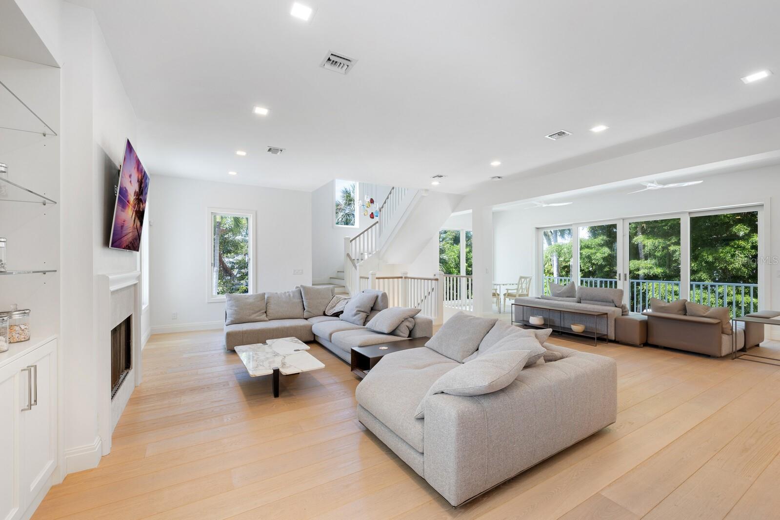 D6149259 Property Photo